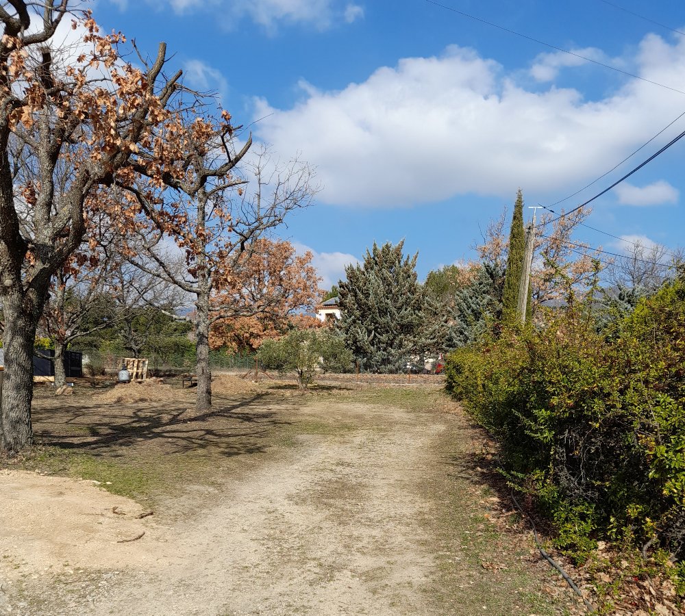 Aire camping-car  Motte-d'Aigues (84240) - Photo 2